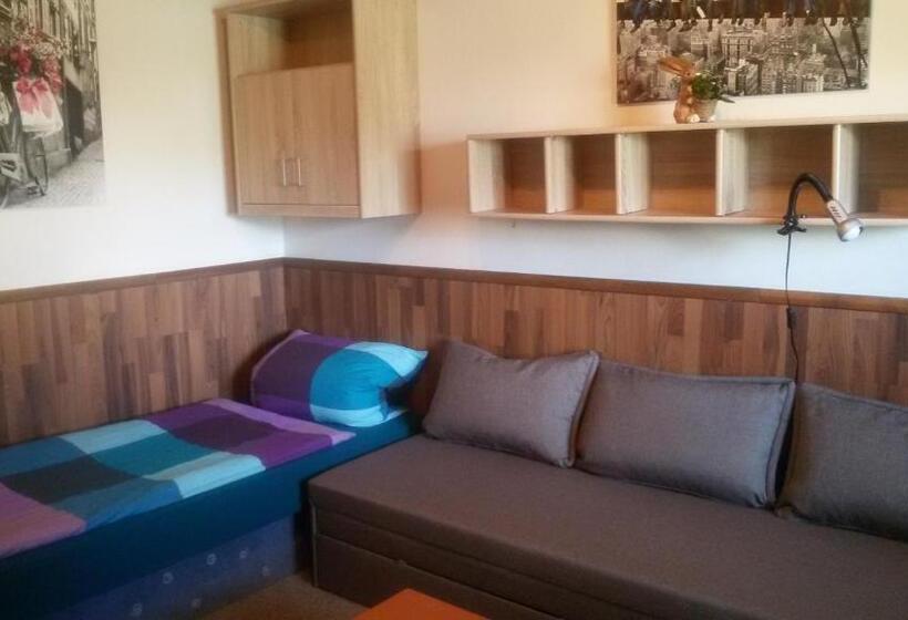 Standart Oda, A+r Pension