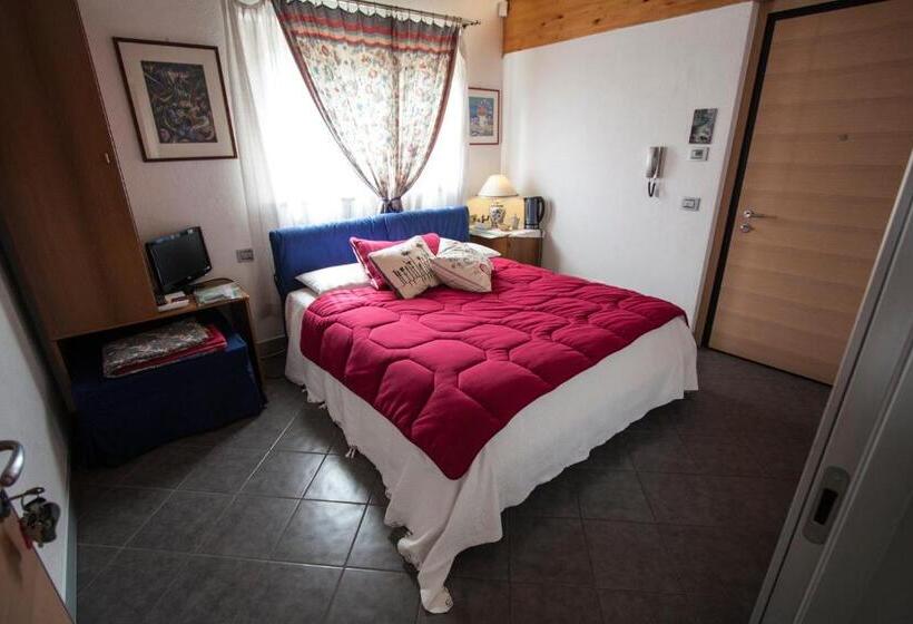 اتاق استاندارد با چشمانداز کوهستان, B&b Ambrosia