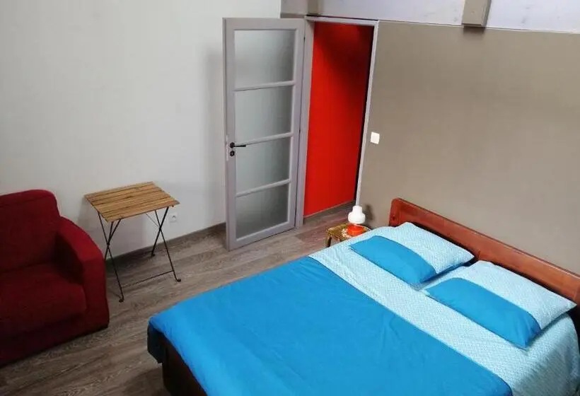 Pokój Rodzinny, Balad âne