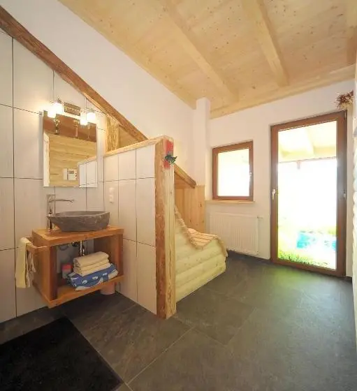 ３ベッドルームアパートメント, Oberpiskoihof