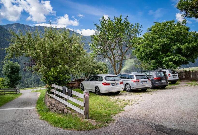 3ベッドルームアパートメント, Oberpiskoihof