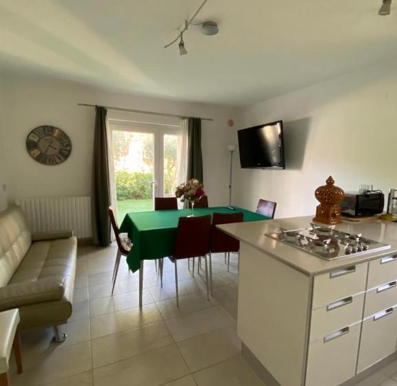 带1个卧室带花园景观的公寓, Antistress Affittacamere