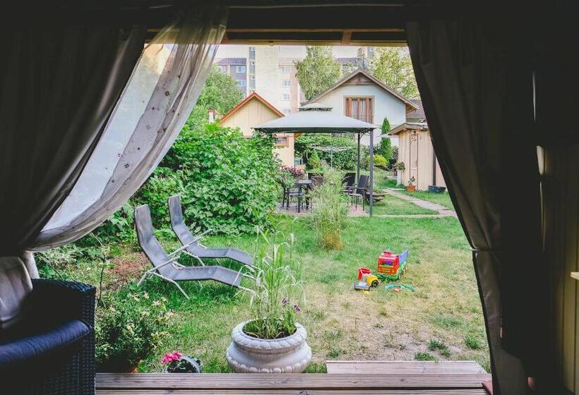 ویلای استاندارد با چشم‌انداز باغ, Villa Irbe