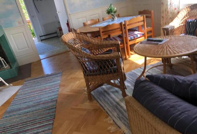 דירת 2 חדרי שינה עם נוף לגינה, Villa Verdi