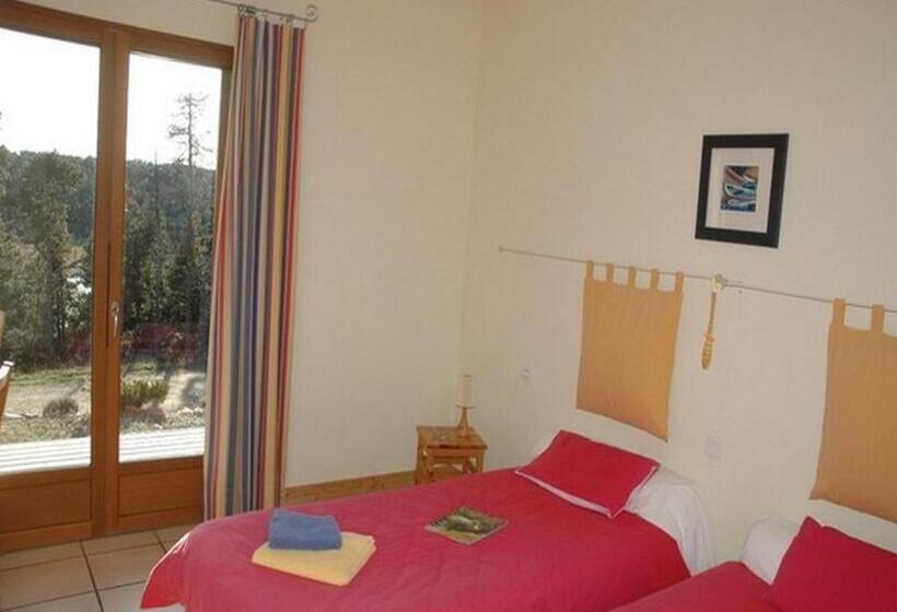 اتاق استاندارد سه نفره, Chalet L Angélique