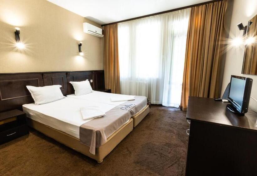 스탠다드 룸, Chiflika Family