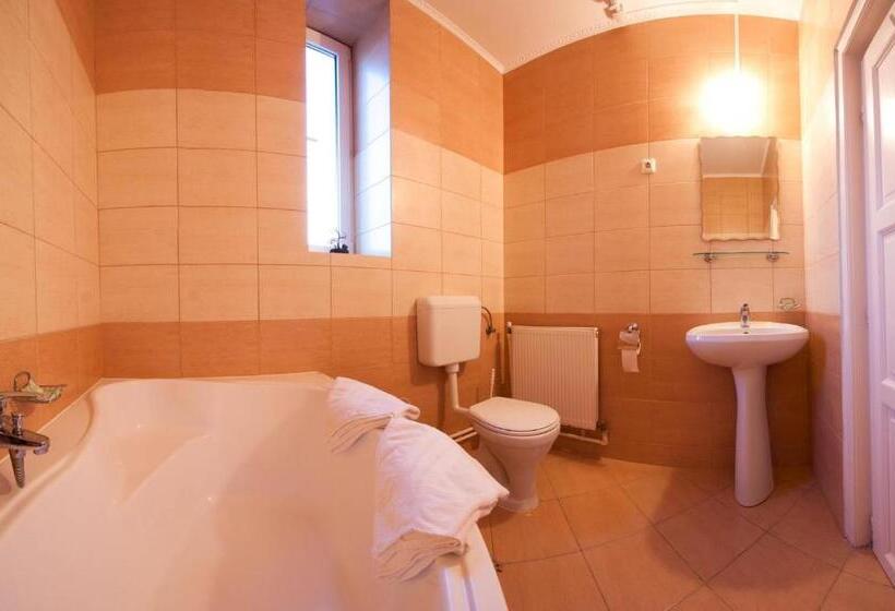 דירת חדר, Filo