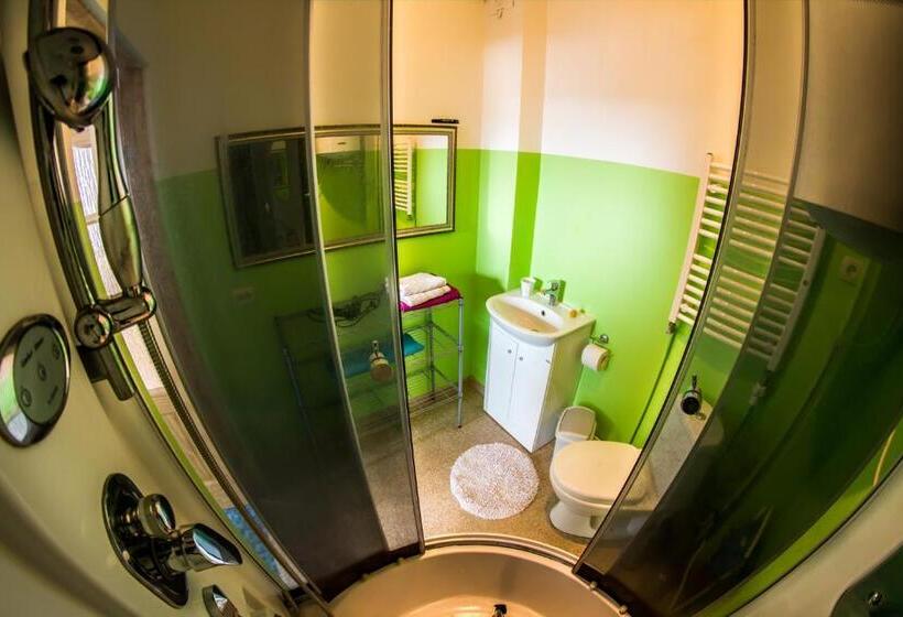 اتاق استاندارد سه نفره, Medainie Apartamenti