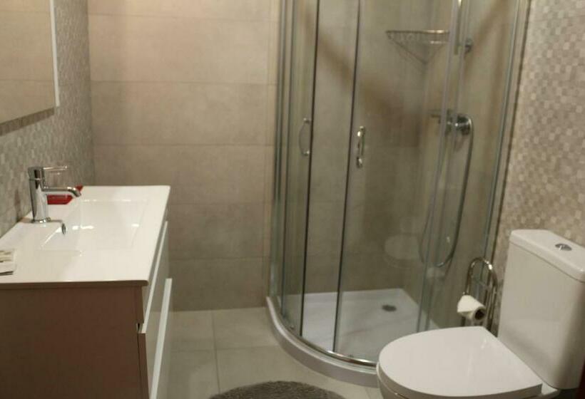 شقة غرفة واحدة, Verde Pinho