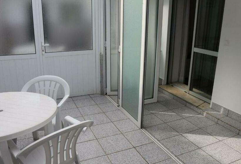 شقة غرفتين, Verde Pinho