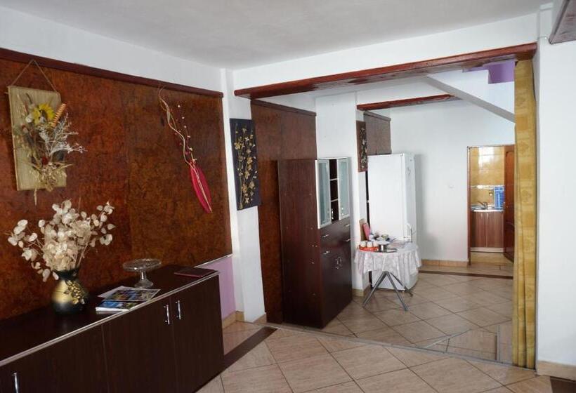 Quarto Familiar, Vila Nik Busteni