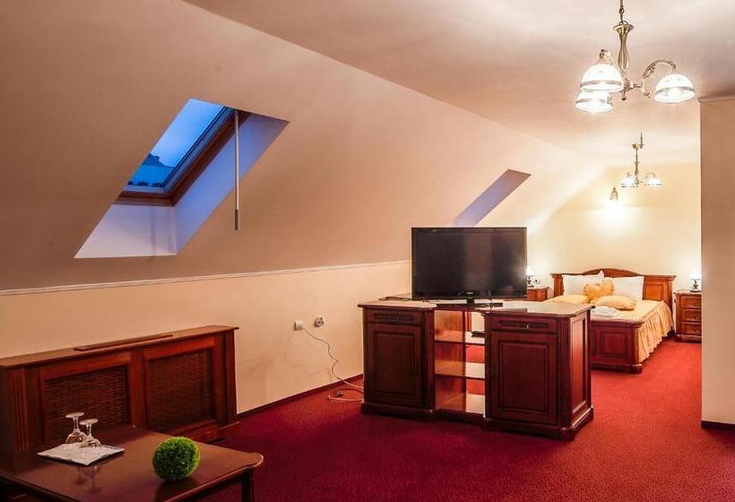 جناح, Pension Montana Popa