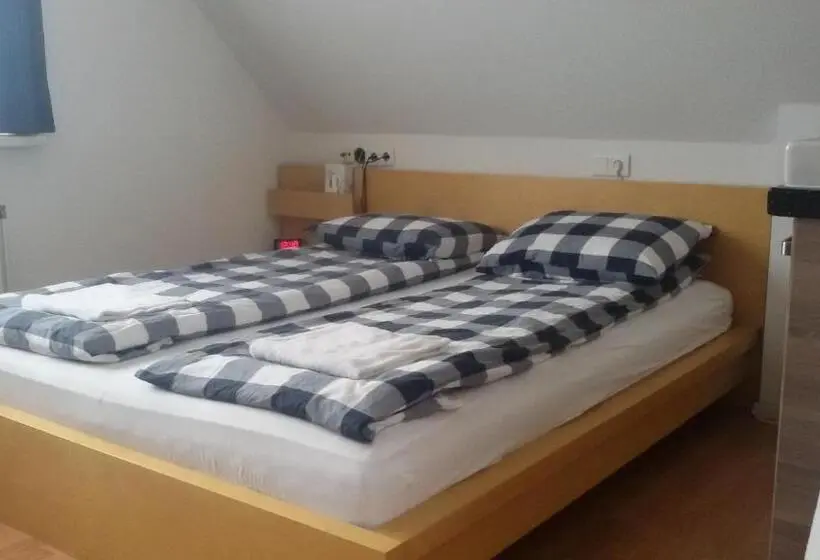 バスルーム共有のトリプルスタンダード, Bed And Breakfast Den Bosch