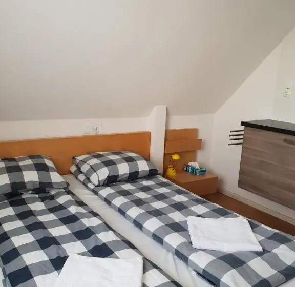 バスルーム共有のトリプルスタンダード, Bed And Breakfast Den Bosch