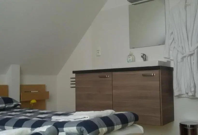 バスルーム共有のトリプルスタンダード, Bed And Breakfast Den Bosch