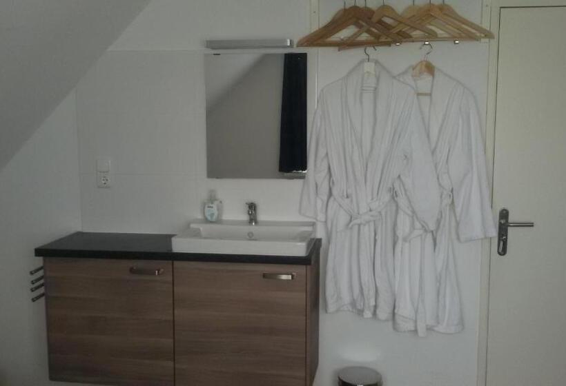 标准三人间共用浴室, Bed And Breakfast Den Bosch