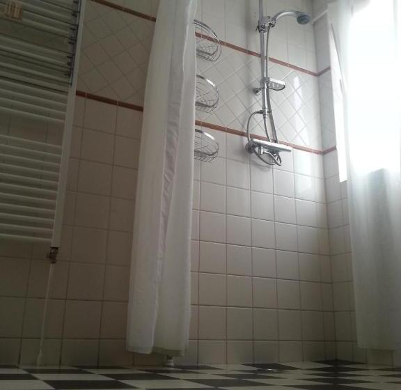 标准三人间共用浴室, Bed And Breakfast Den Bosch