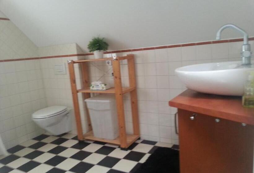 标准三人间共用浴室, Bed And Breakfast Den Bosch