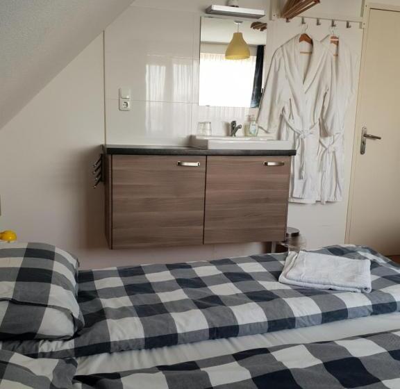 标准三人间共用浴室, Bed And Breakfast Den Bosch