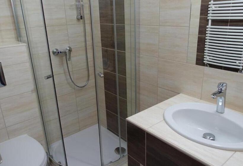 스탠다드 트리플 룸, Fészek Fogadó   Pension Nest