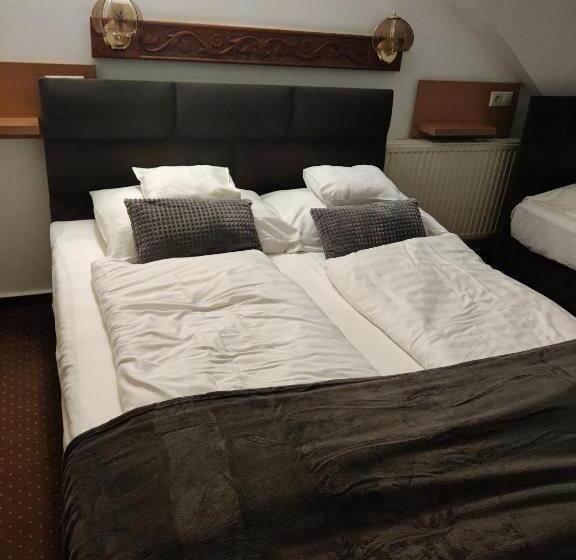 스탠다드 트리플 룸, Fészek Fogadó   Pension Nest