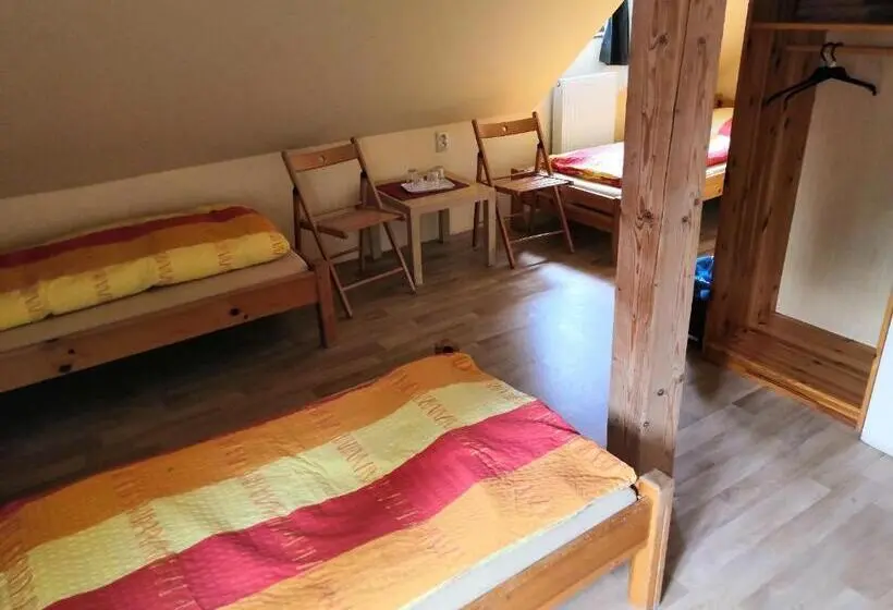 ４ベッドルームクラシックタイプ, Hostel Skautský Dom