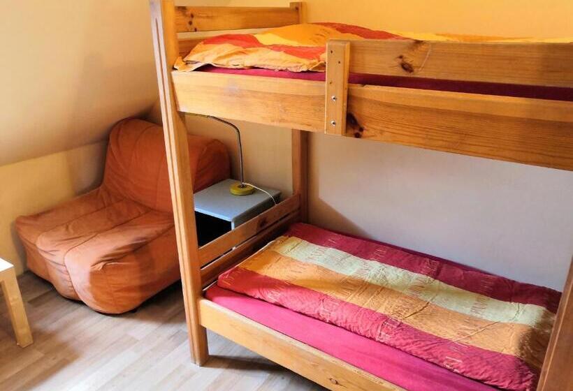 이코노이 4인룸, Hostel Skautský Dom