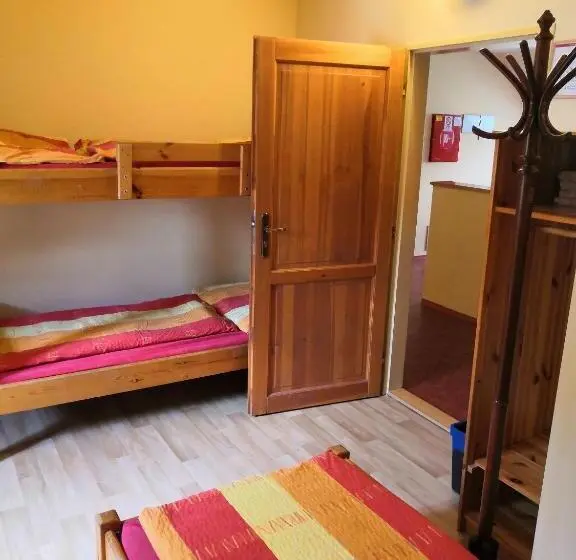 エコノミー４人部屋, Hostel Skautský Dom