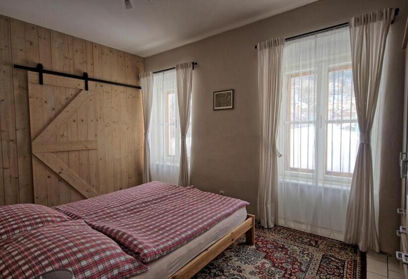 침실 2개 아파트, Hostel Skautský Dom