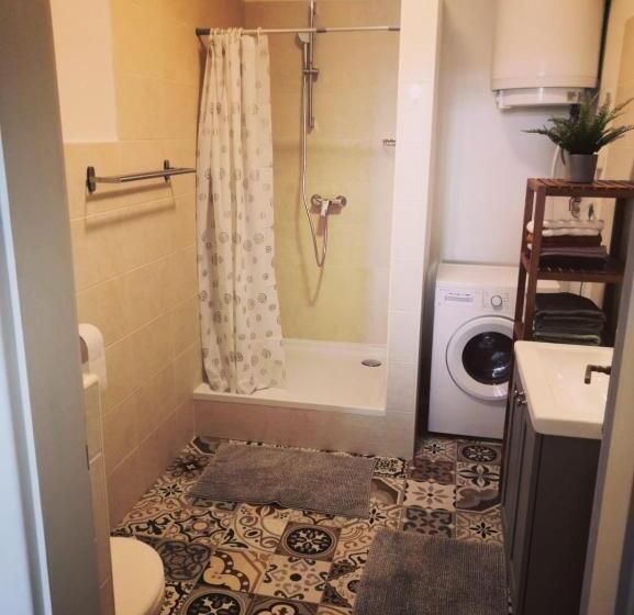 شقة غرفتين, Hostel Skautský Dom