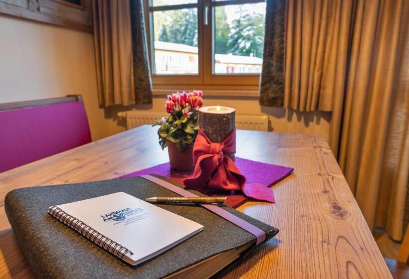 Апартаменты 1 Спальня с Балконом, Siplinger Suites   Ferienwohnungen   Sauna Und Fitness