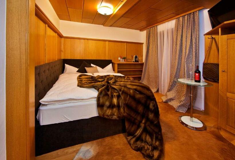 Habitació Basic amb Balconada, Villa Michaela