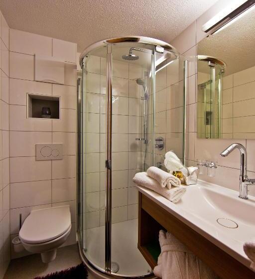 Quarto Basic com Varanda, Villa Michaela