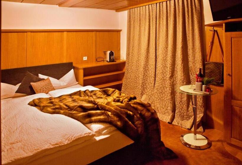 Habitació Basic amb Balconada, Villa Michaela