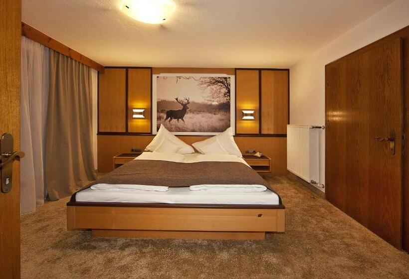 Suite Clàssica, Villa Michaela