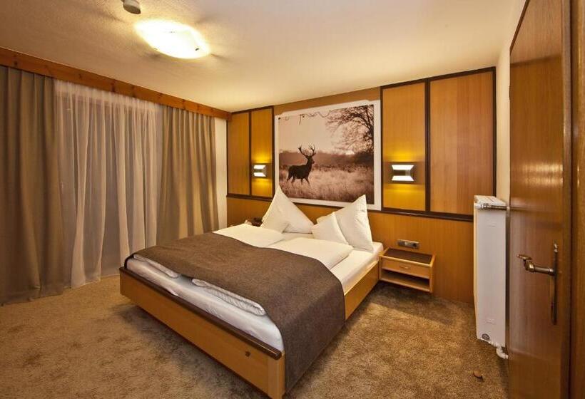 Suite Clàssica, Villa Michaela