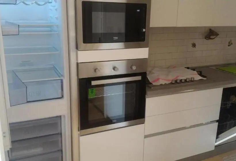 Huoneisto 3 Makuuhuonetta, Anesi Appartamenti