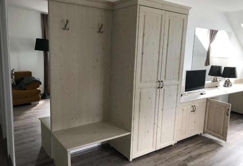 スーペリアールーム, Rosenberg Kúria