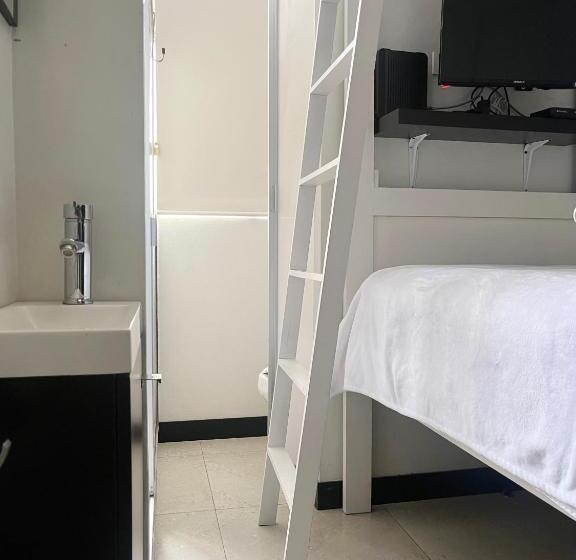 اتاق اکونومی, Laviu B&b Luxe Suites