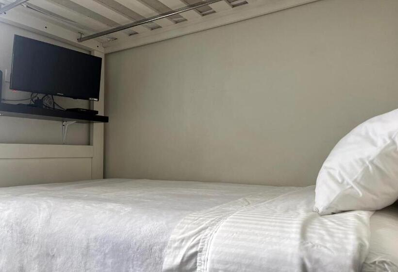 اتاق اکونومی, Laviu B&b Luxe Suites