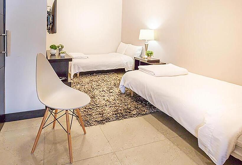 اتاق خانوادگی, Laviu B&b Luxe Suites