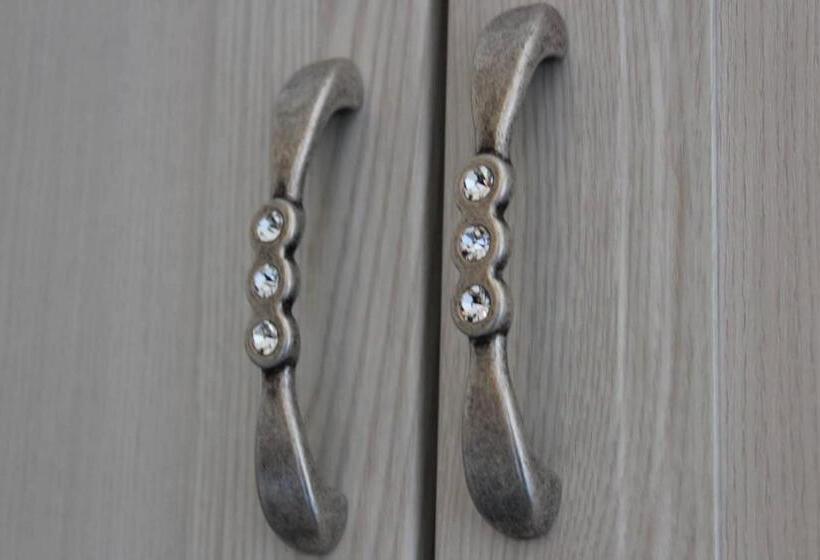 이코노미 룸, Al Bosco