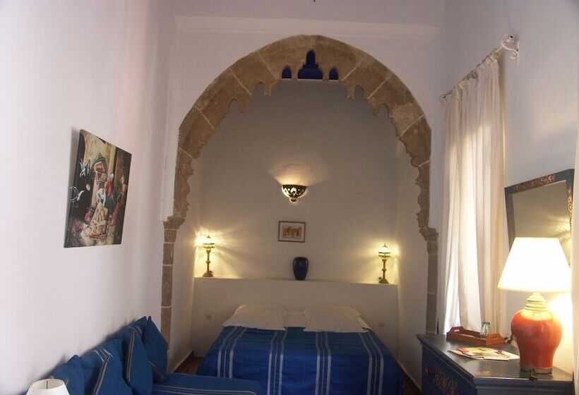 스탠다드 룸, Dar Ness