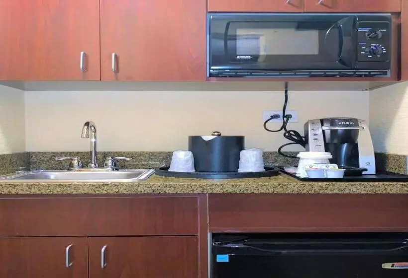 Executive-huone, Holiday Inn Express Fresno Northwest Herndon, An Ihg