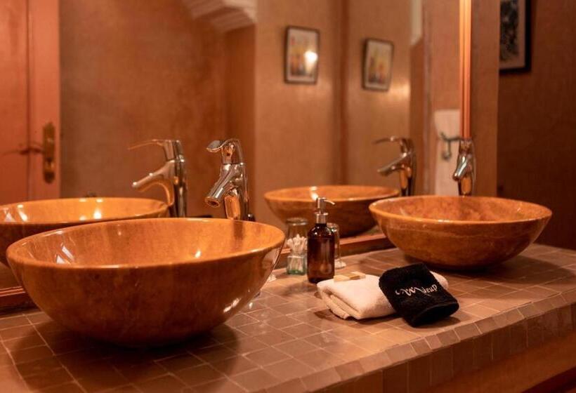 سوییت, La Maison De Tanger