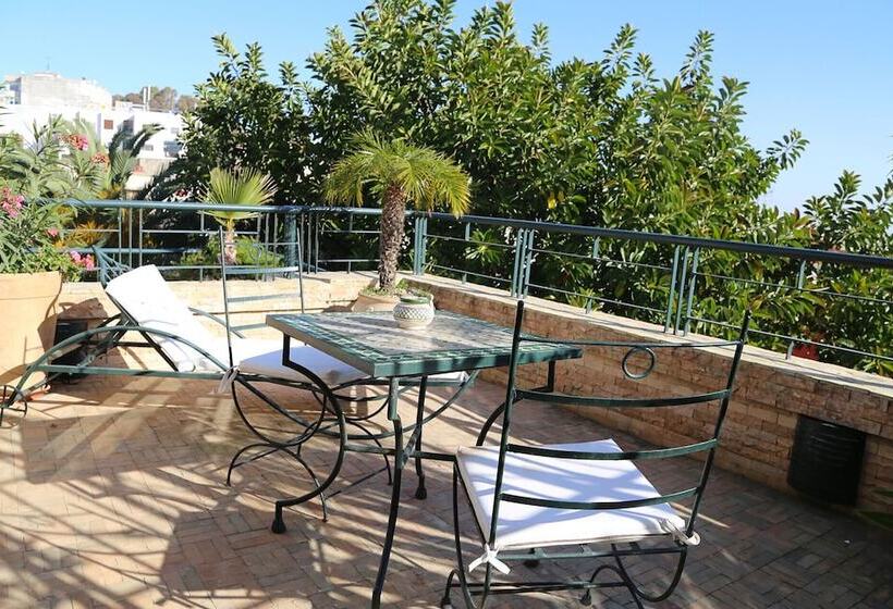 سوییت, La Maison De Tanger