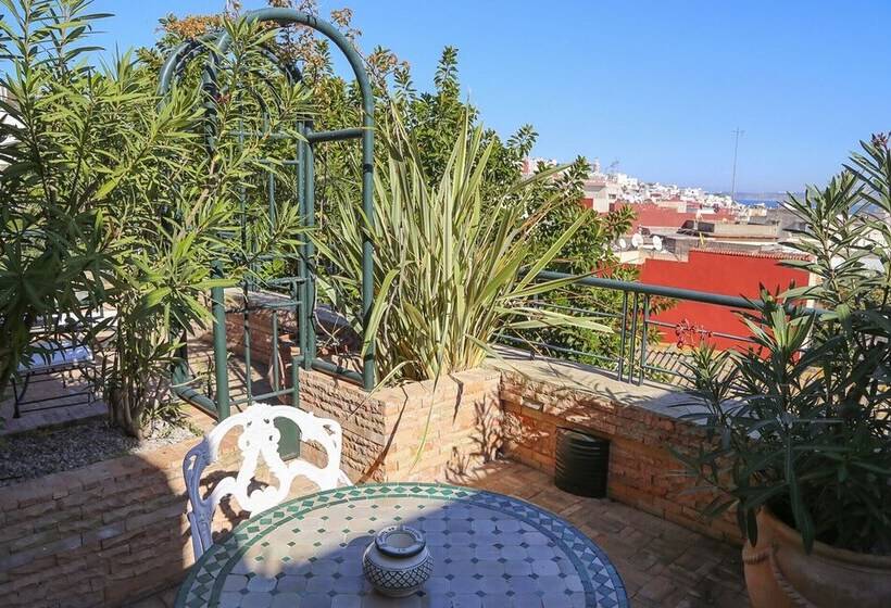 سوییت, La Maison De Tanger