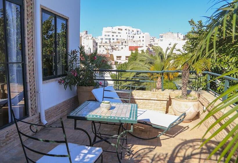 سوییت, La Maison De Tanger