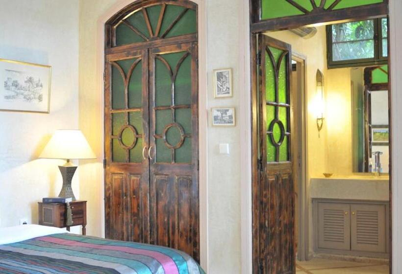 سوییت, La Maison De Tanger