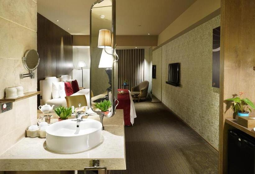 اتاق لوکس با تخت بزرگ, Palais De Chine